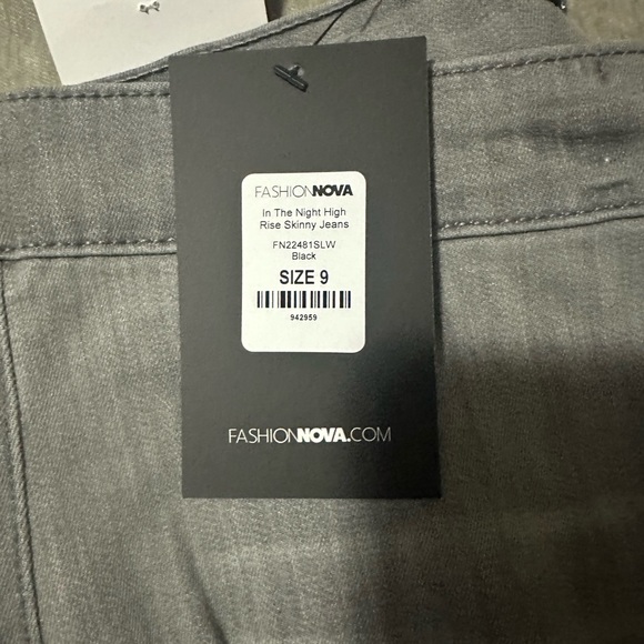 In The Nigh High Rise Skinny Jeans - Picture 4 of 5